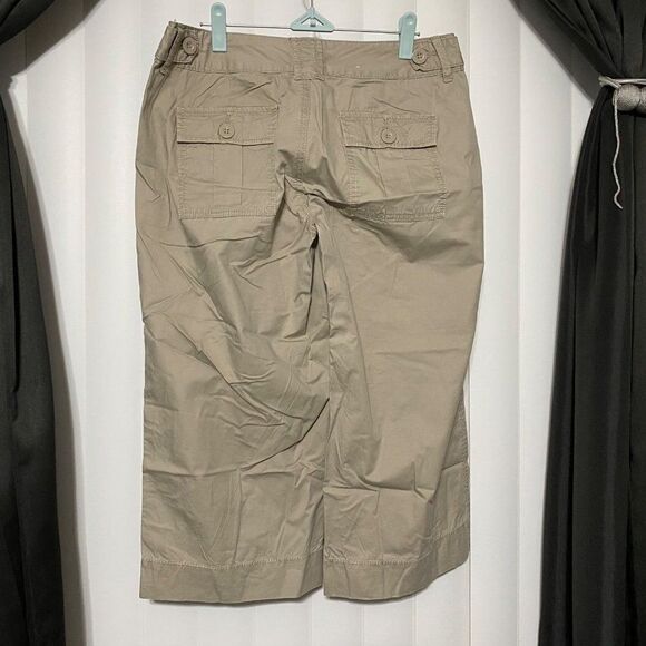 Calvin Klein Beige capris - Picture 4 of 5